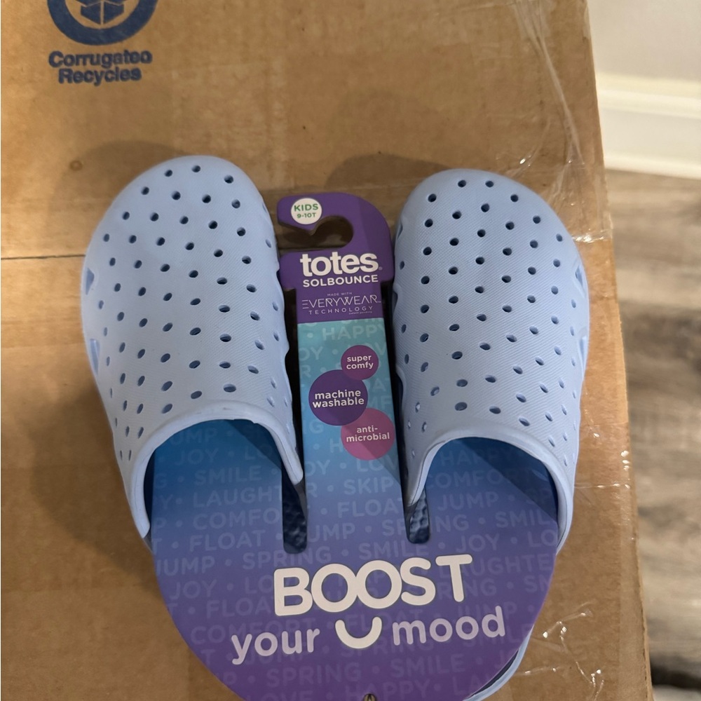 Totes Solbounce Periwinkle Clogs